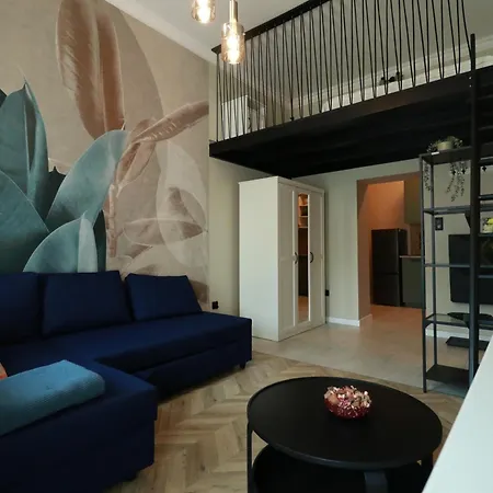 Rydygiera Loft By Zen4guest